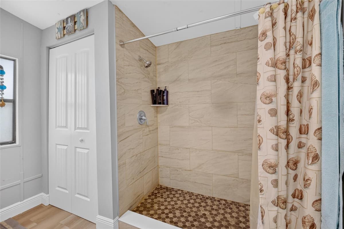18544 55TH PLACE — photo 17 of 26