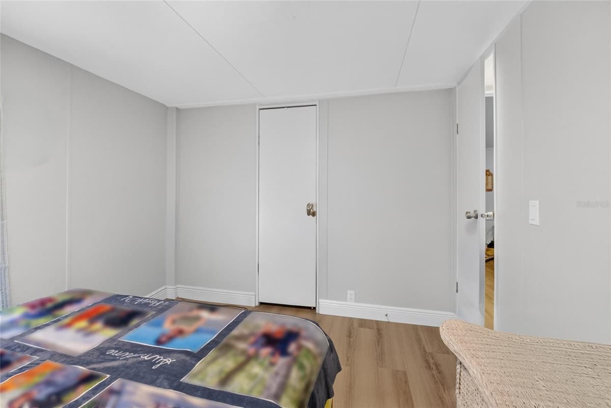 18544 55TH PLACE — photo 19 of 26