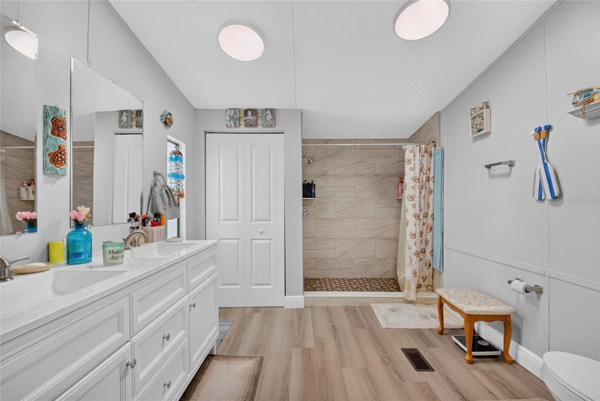 18544 55TH PLACE — photo 16 of 26