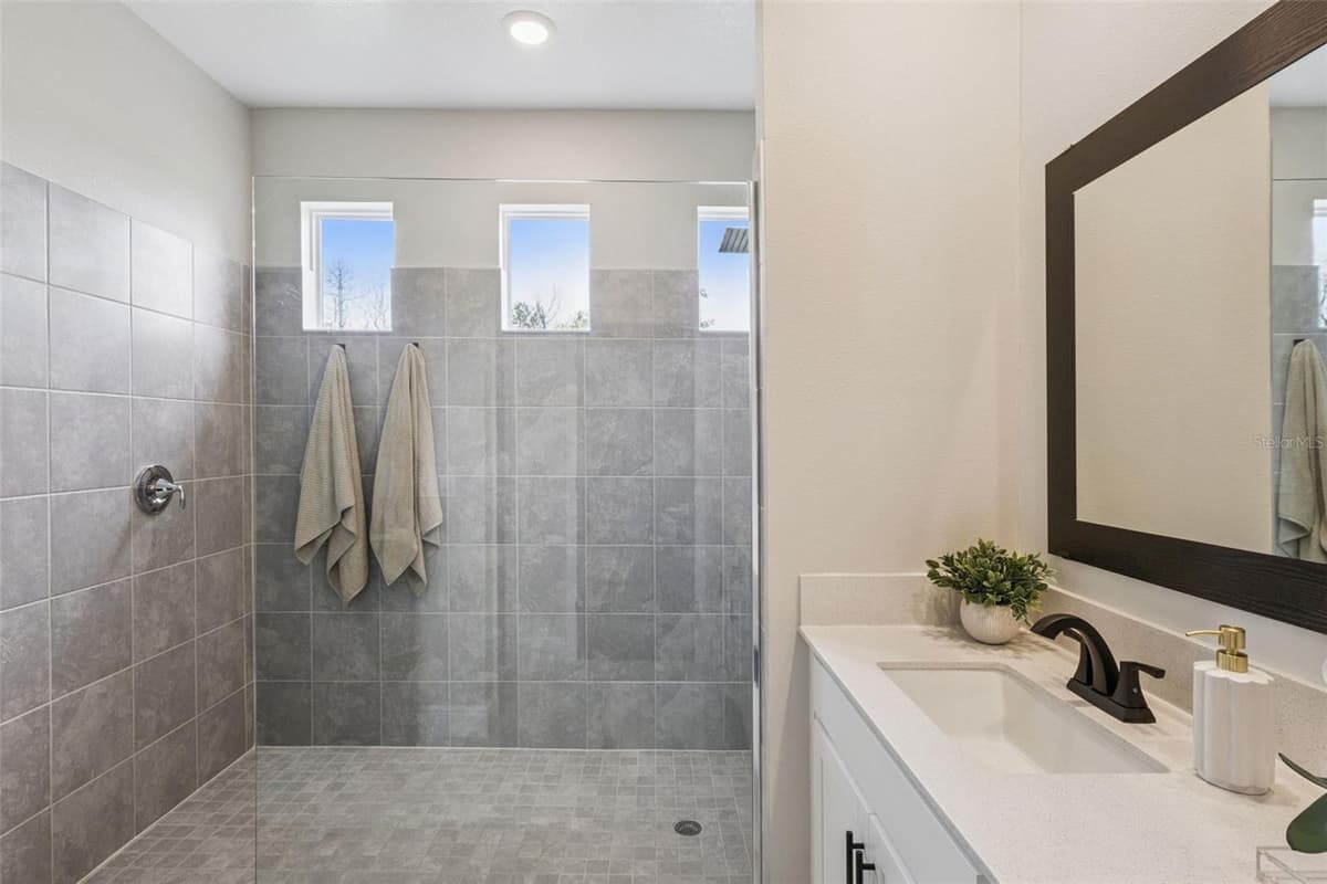 5361 DAGENHAM DRIVE — photo 32 of 91