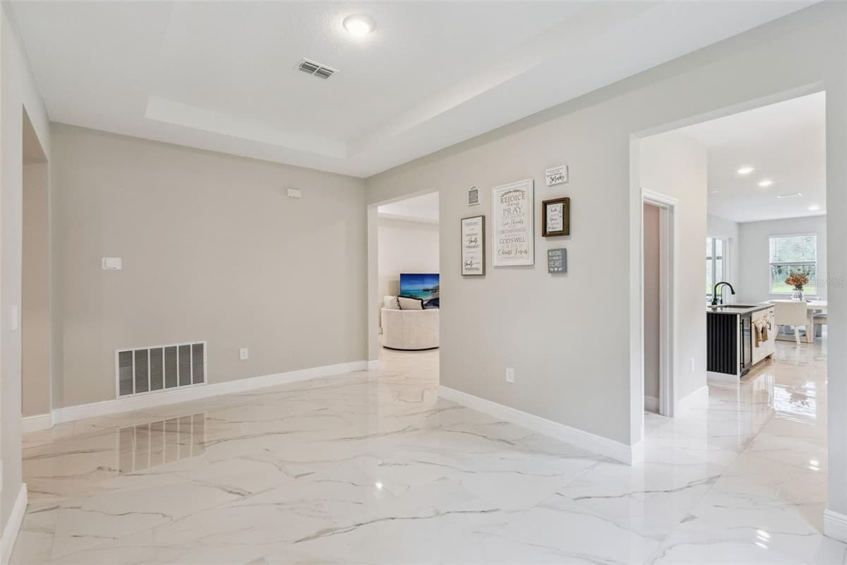 5361 DAGENHAM DRIVE — photo 22 of 91