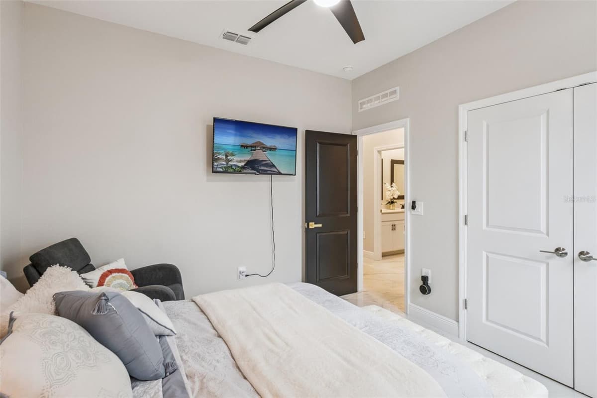 5361 DAGENHAM DRIVE — photo 40 of 91