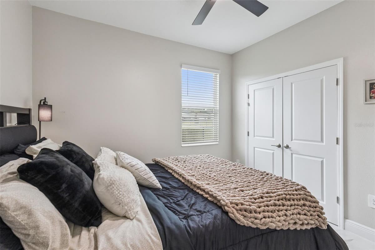 5361 DAGENHAM DRIVE — photo 38 of 91
