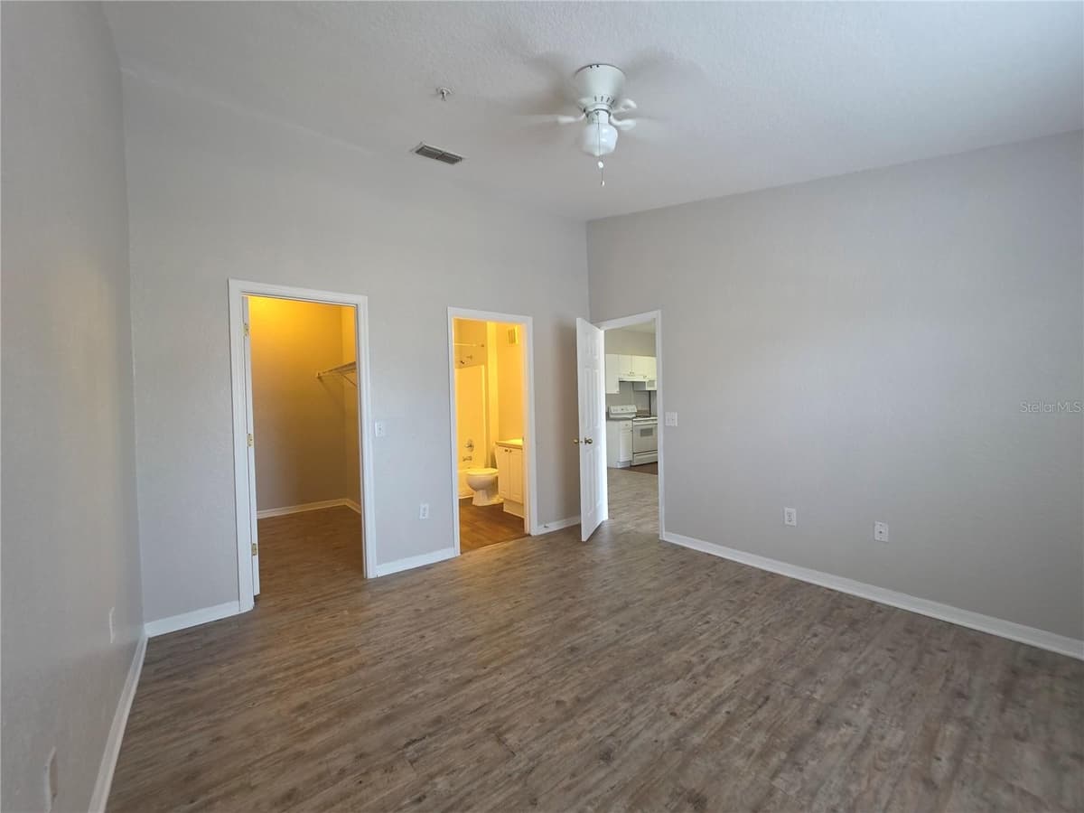 852 GRAND REGENCY POINT — photo 9 of 19