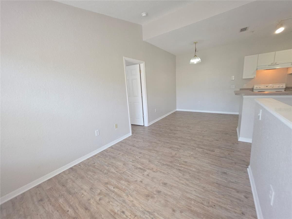 852 GRAND REGENCY POINT — photo 6 of 19