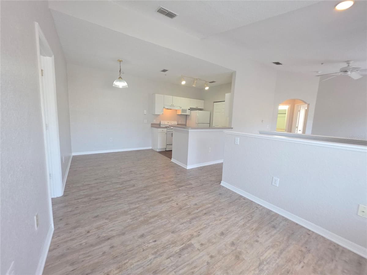 852 GRAND REGENCY POINT — photo 5 of 19