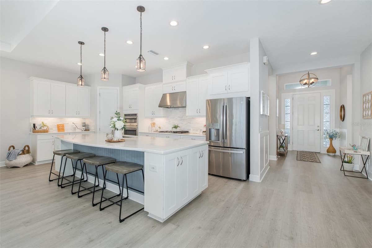 3095 FORSYTHIA DRIVE — photo 6 of 96