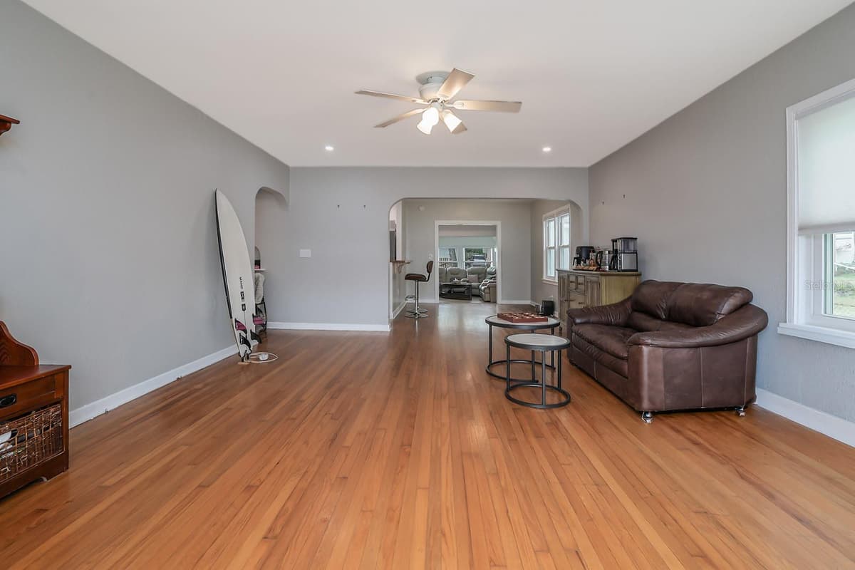 532 HILLSIDE AVENUE — photo 4 of 23