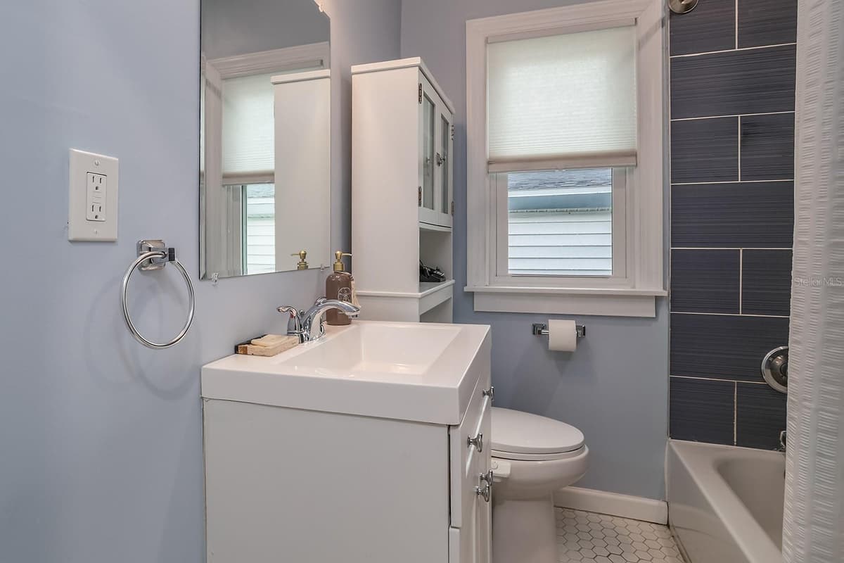 532 HILLSIDE AVENUE — photo 12 of 23