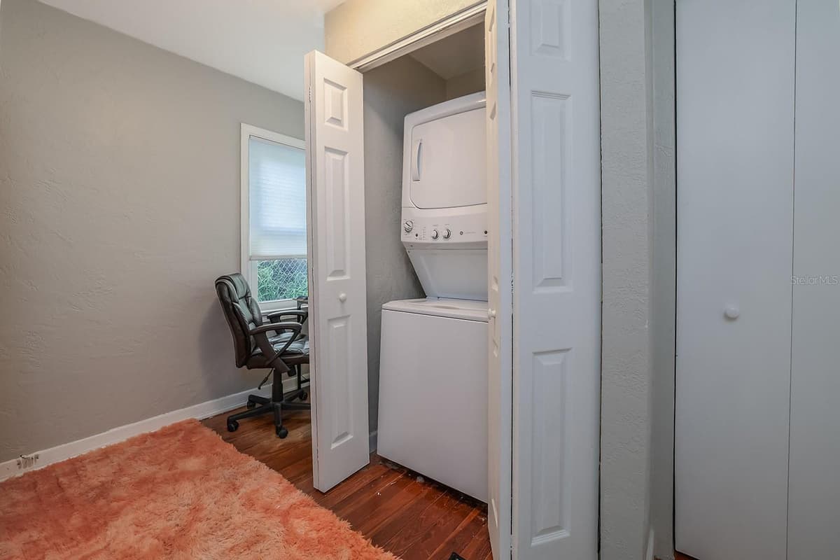 532 HILLSIDE AVENUE — photo 14 of 23