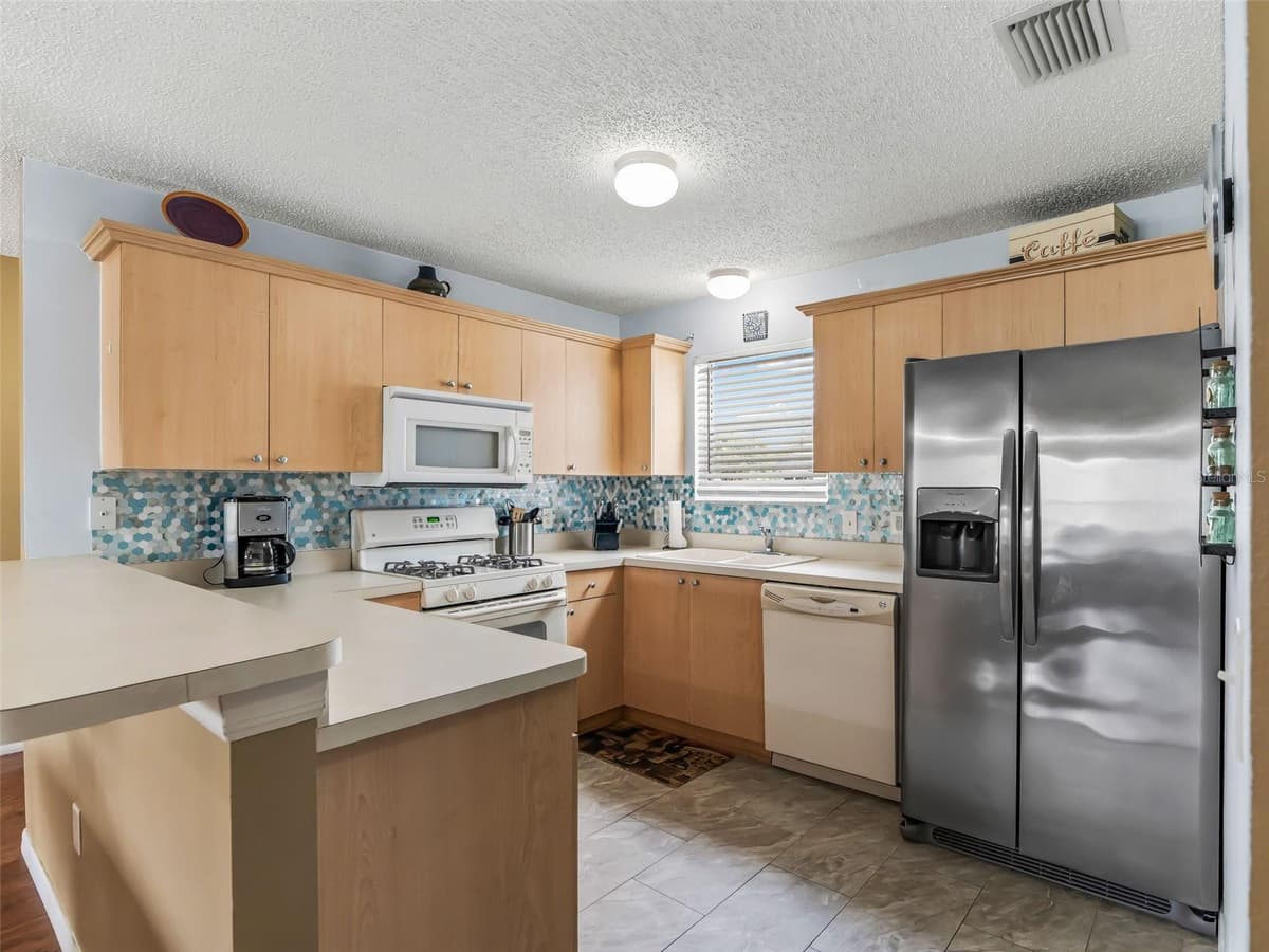 897 LIVINGSTON LOOP — photo 4 of 34