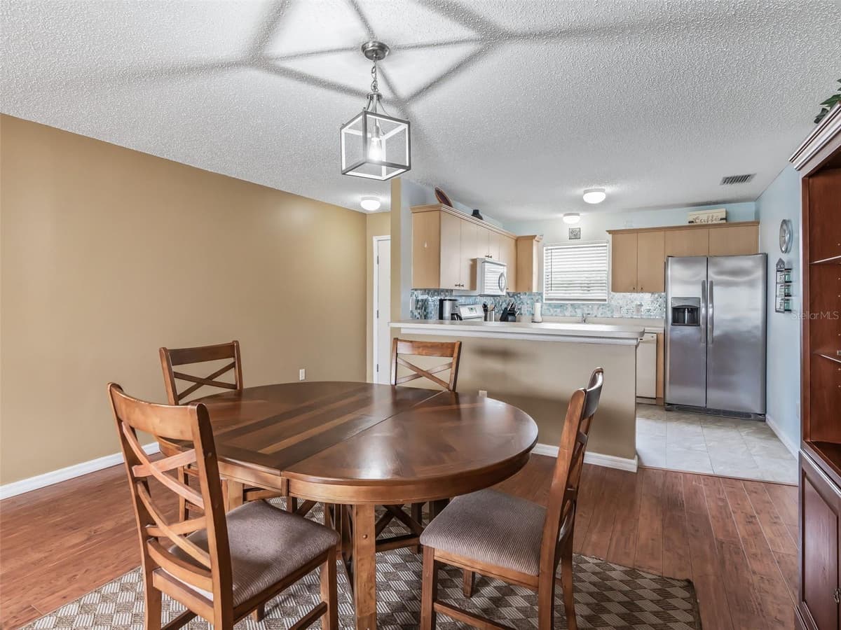 897 LIVINGSTON LOOP — photo 8 of 34