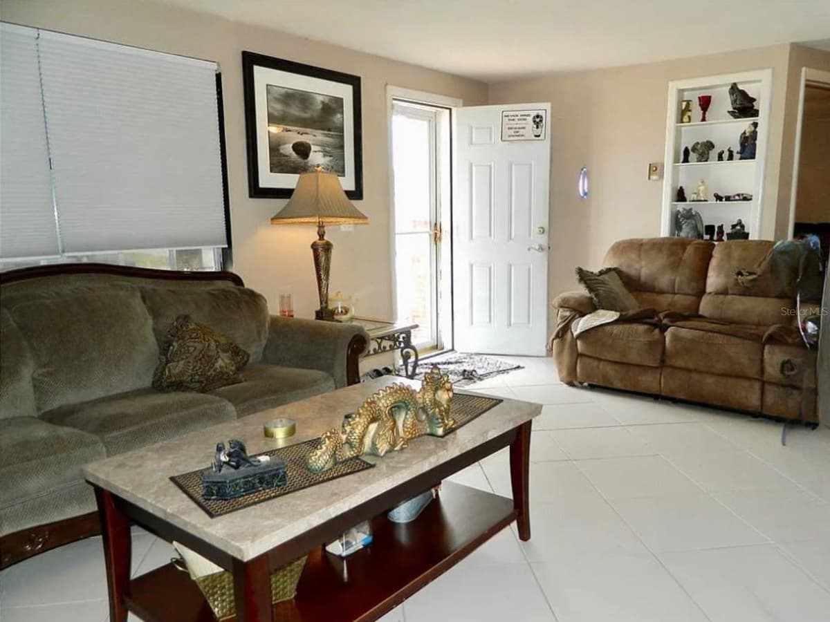 3442 WILTSHIRE DRIVE — photo 3 of 9