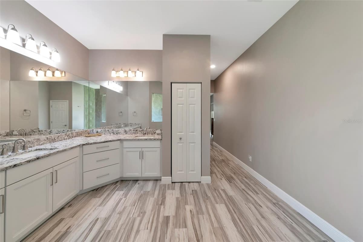 22209 DEER POINTE CROSSING — photo 28 of 37