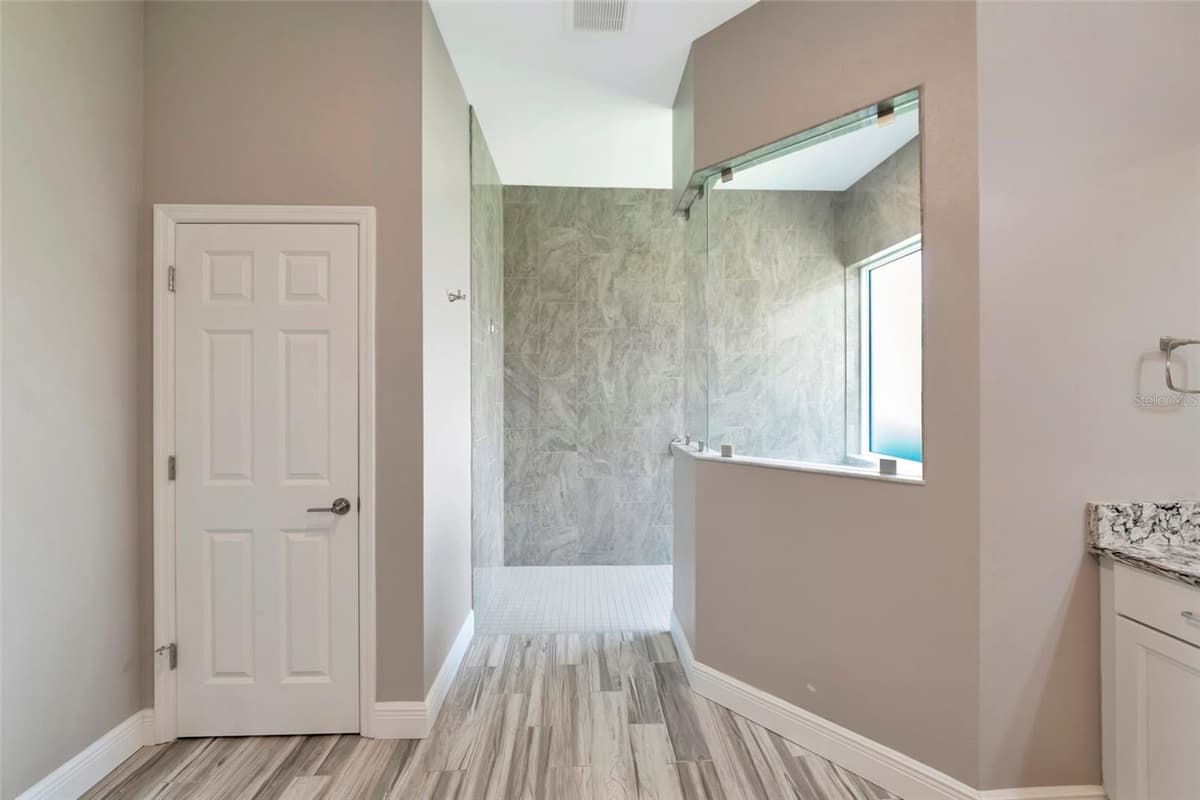 22209 DEER POINTE CROSSING — photo 29 of 37
