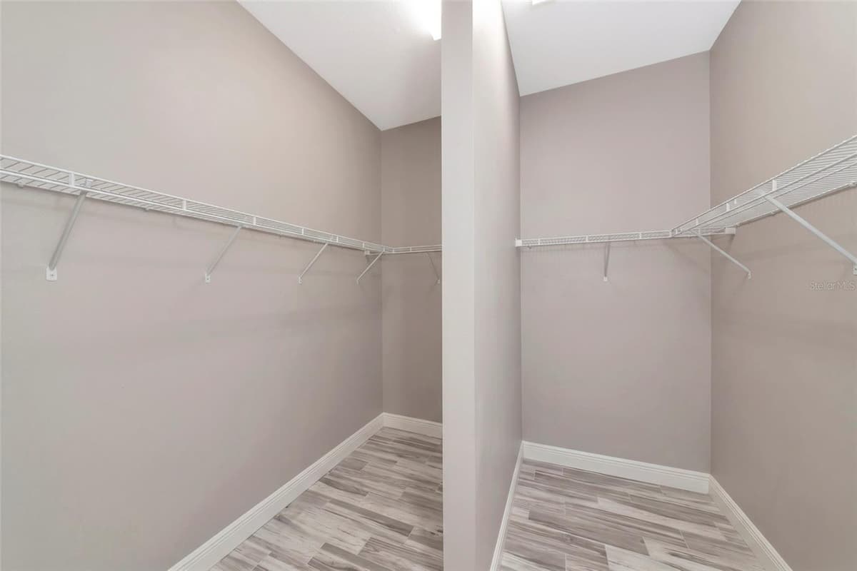 22209 DEER POINTE CROSSING — photo 30 of 37