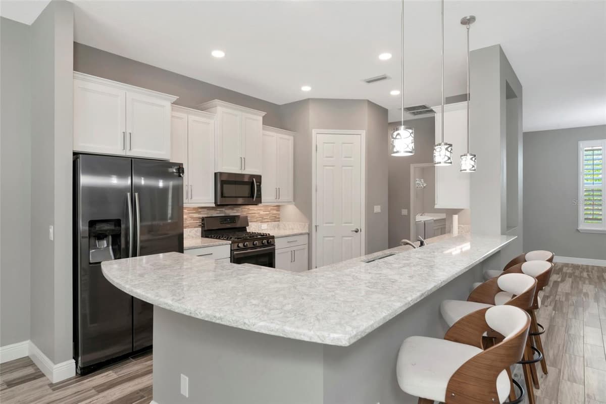22209 DEER POINTE CROSSING — photo 14 of 37