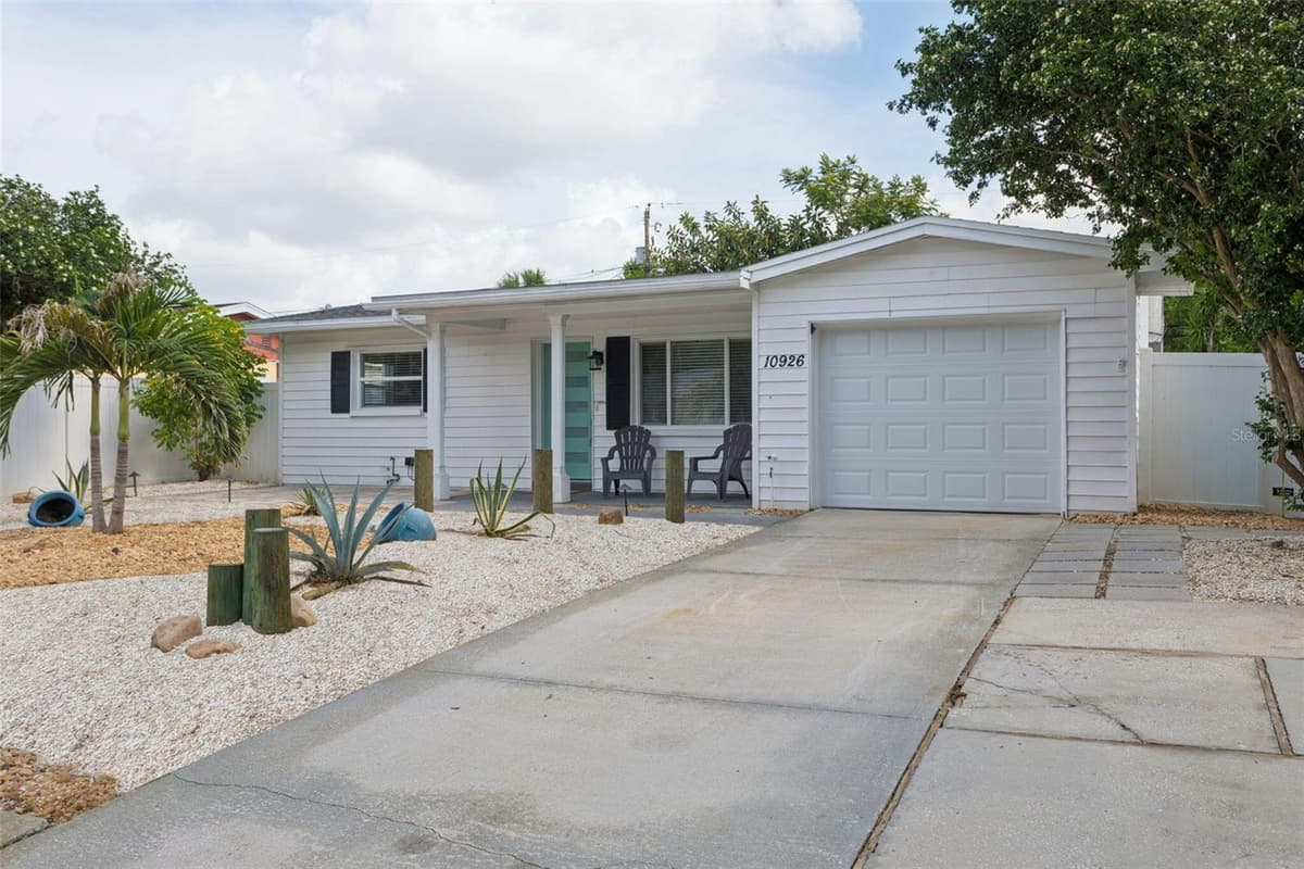 10926 TEMPLE AVENUE — photo 2 of 25