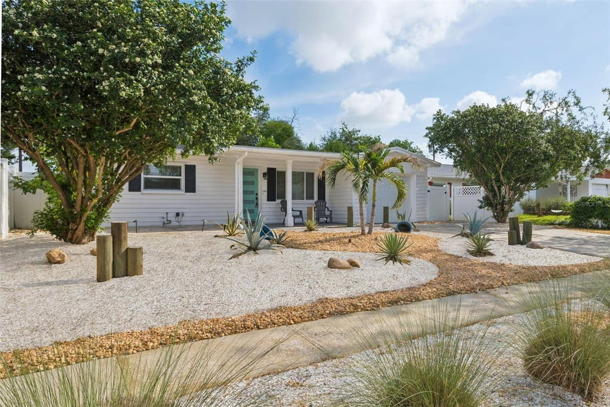 10926 TEMPLE AVENUE — photo 1 of 25