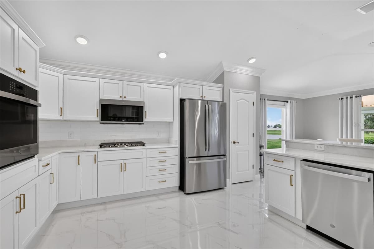 2216 BLACKVILLE DRIVE — photo 8 of 67