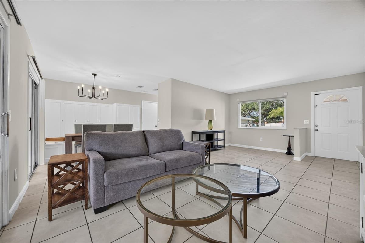 7582 LYNCREST STREET — photo 8 of 35