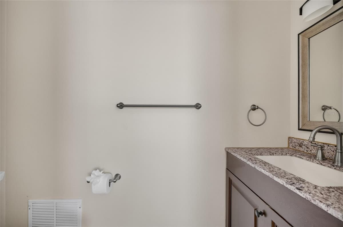 7582 LYNCREST STREET — photo 18 of 35