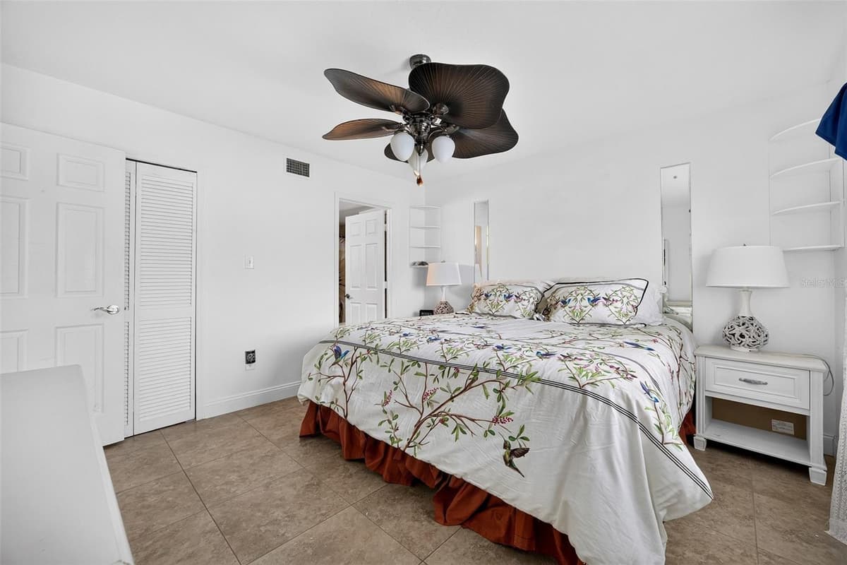 3310 LOVELAND BOULEVARD — photo 18 of 44