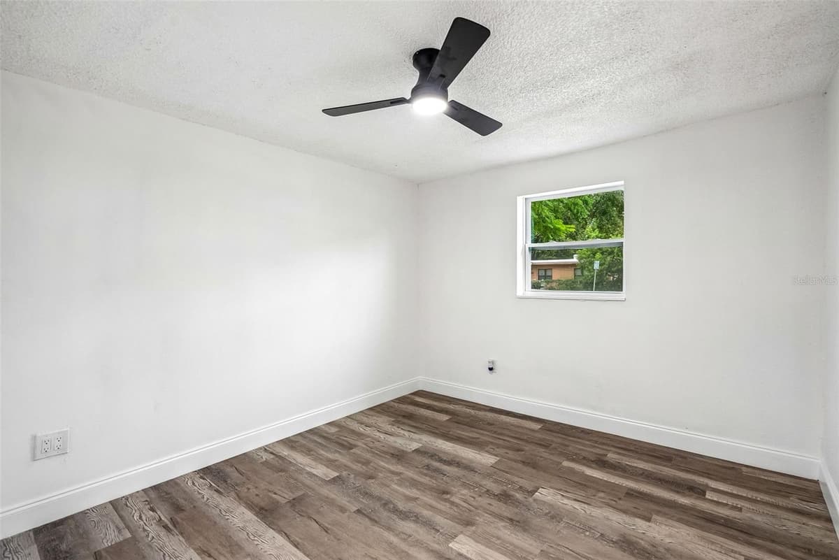 806 CITRUS STREET — photo 10 of 28
