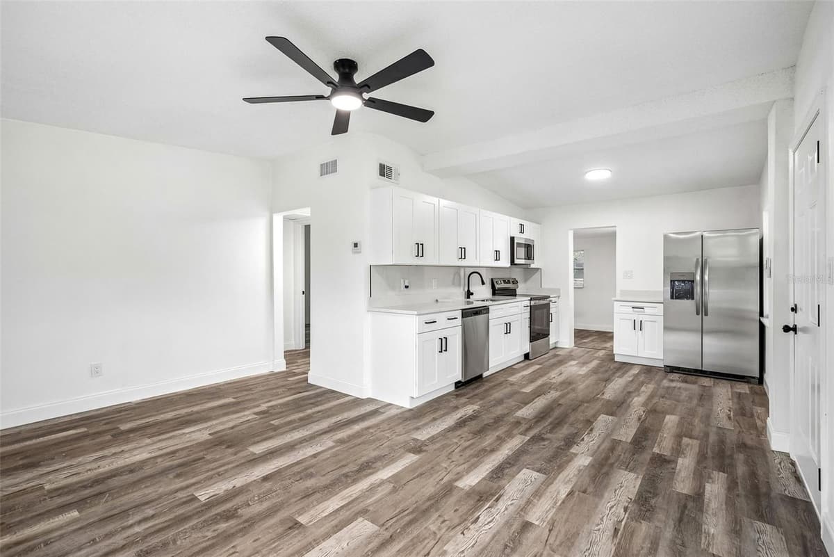 806 CITRUS STREET — photo 4 of 28
