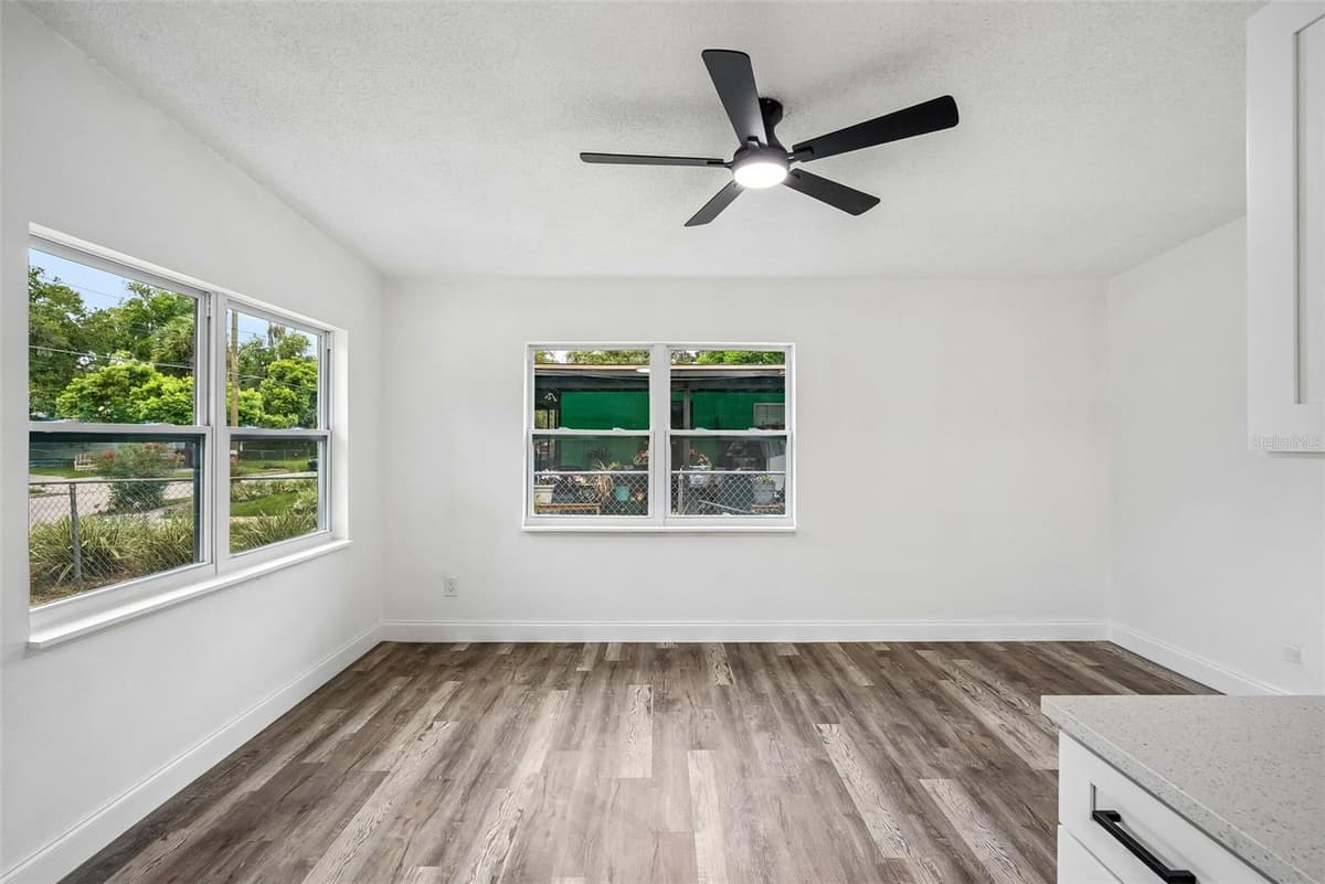 806 CITRUS STREET — photo 7 of 28