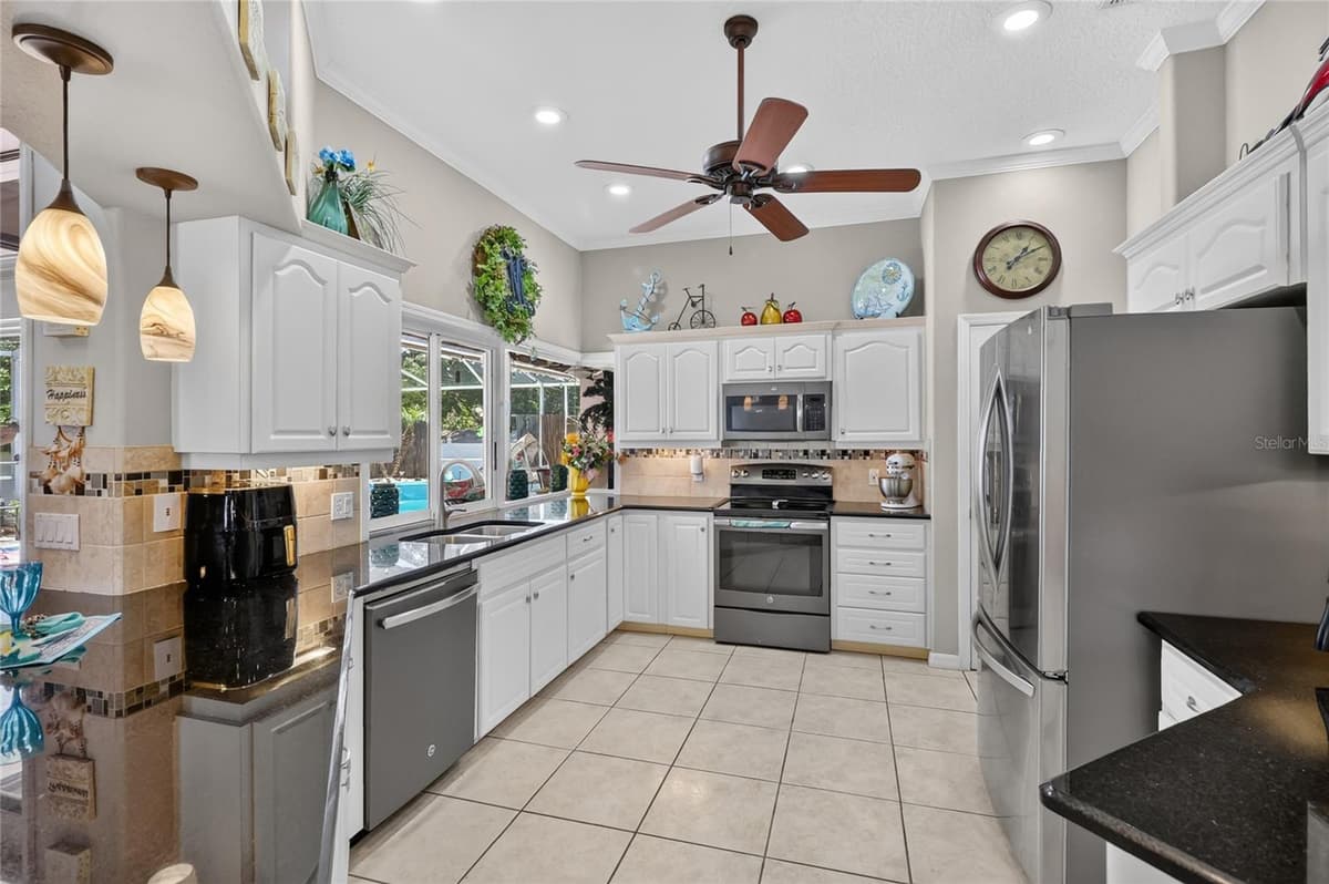 5008 LAKEVIEW BOULEVARD — photo 31 of 86