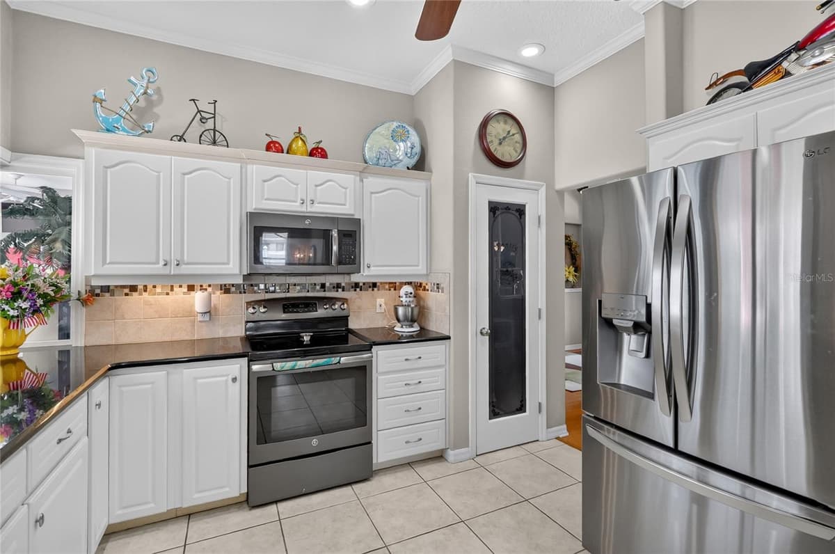5008 LAKEVIEW BOULEVARD — photo 32 of 86