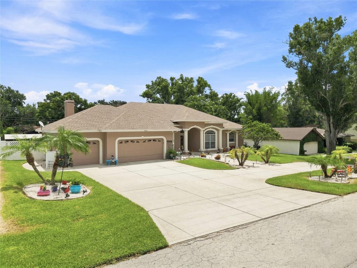 5008 LAKEVIEW BOULEVARD — photo 3 of 86