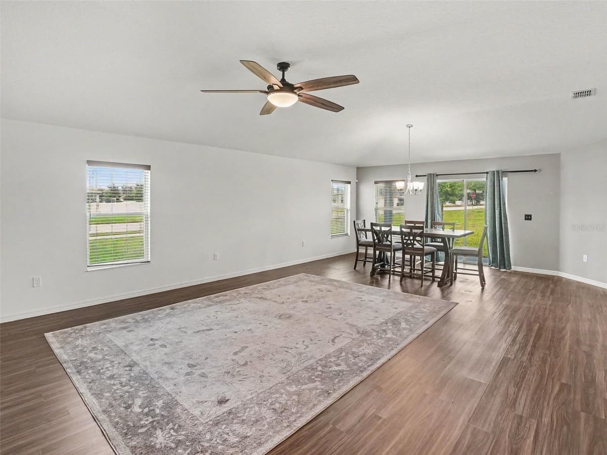 2488 BEGONIA STREET — photo 5 of 34