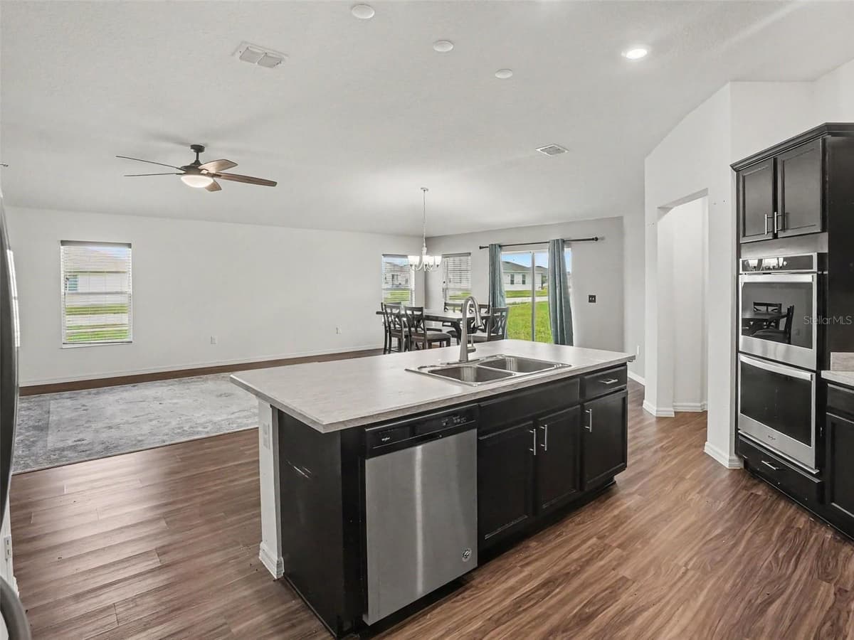 2488 BEGONIA STREET — photo 11 of 34