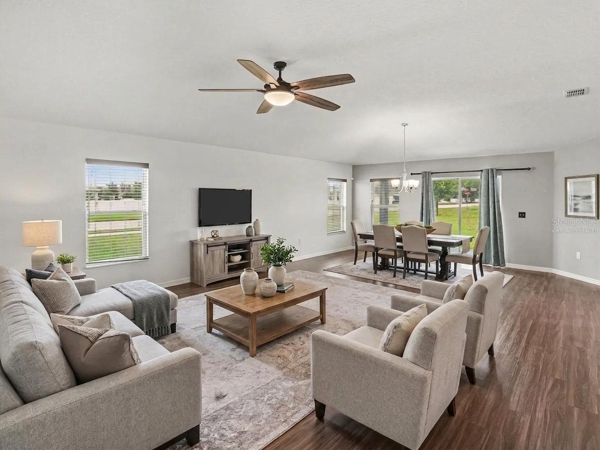 2488 BEGONIA STREET — photo 4 of 34