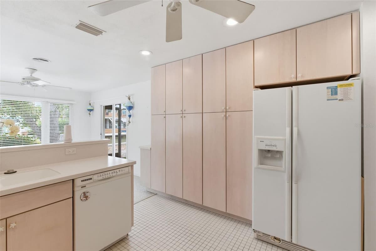 528 RALPH STREET — photo 13 of 30