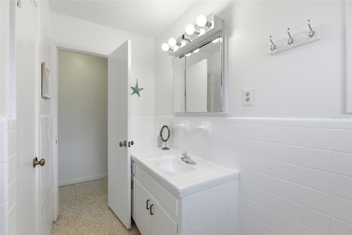 528 RALPH STREET — photo 16 of 30