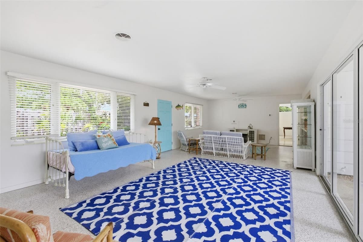 528 RALPH STREET — photo 7 of 30