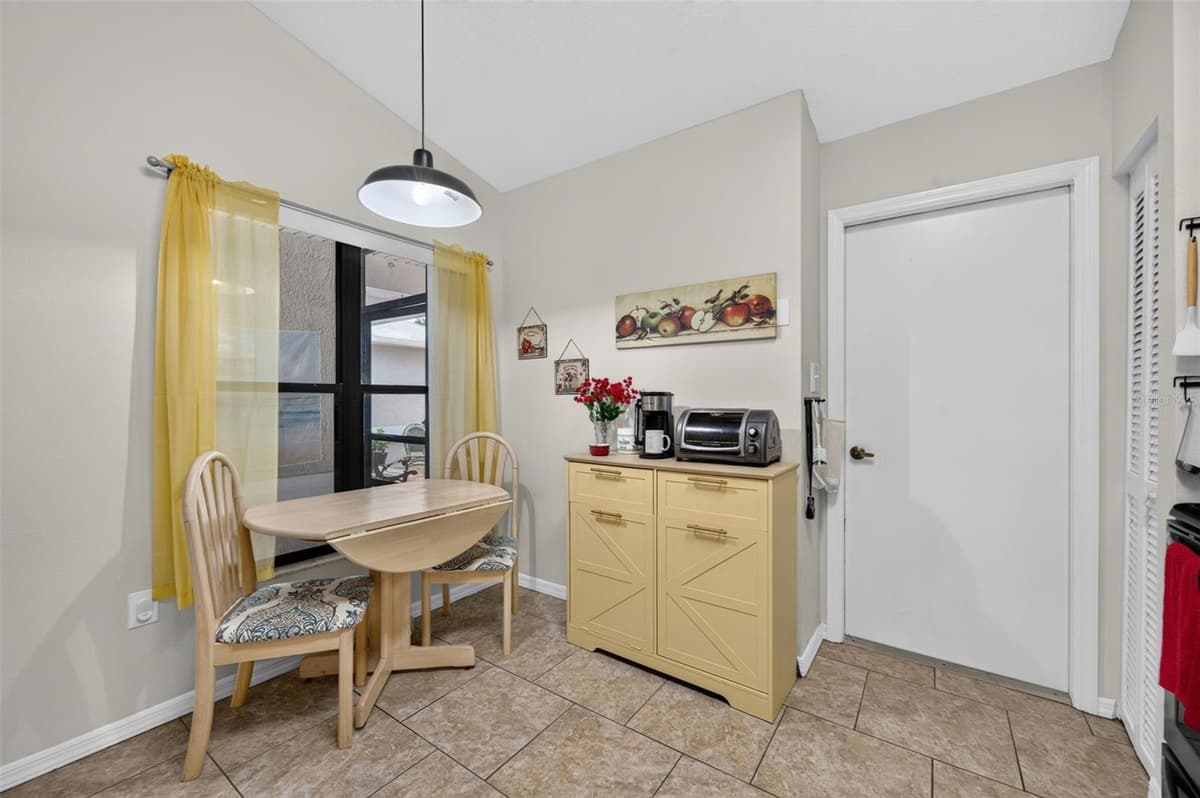 6381 EGRET DRIVE — photo 12 of 34