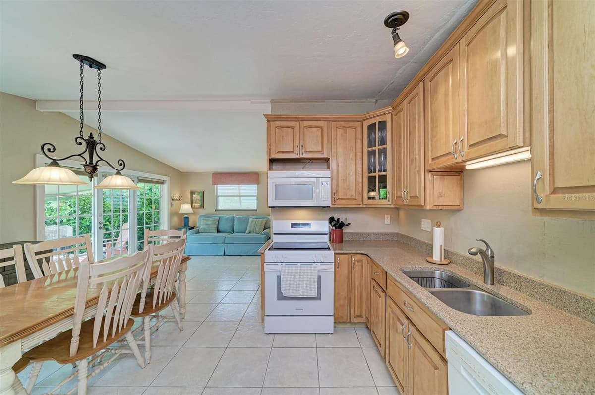 2711 AVENUE C — photo 13 of 52