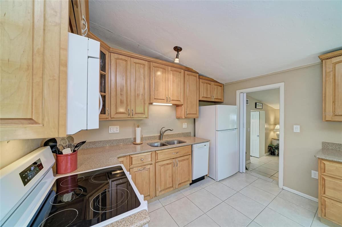 2711 AVENUE C — photo 15 of 52