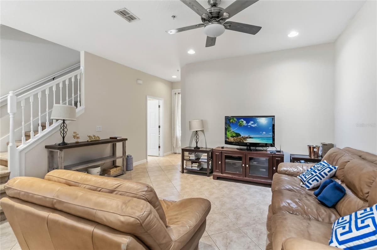 104 CANTERBURY BELL DRIVE — photo 10 of 30