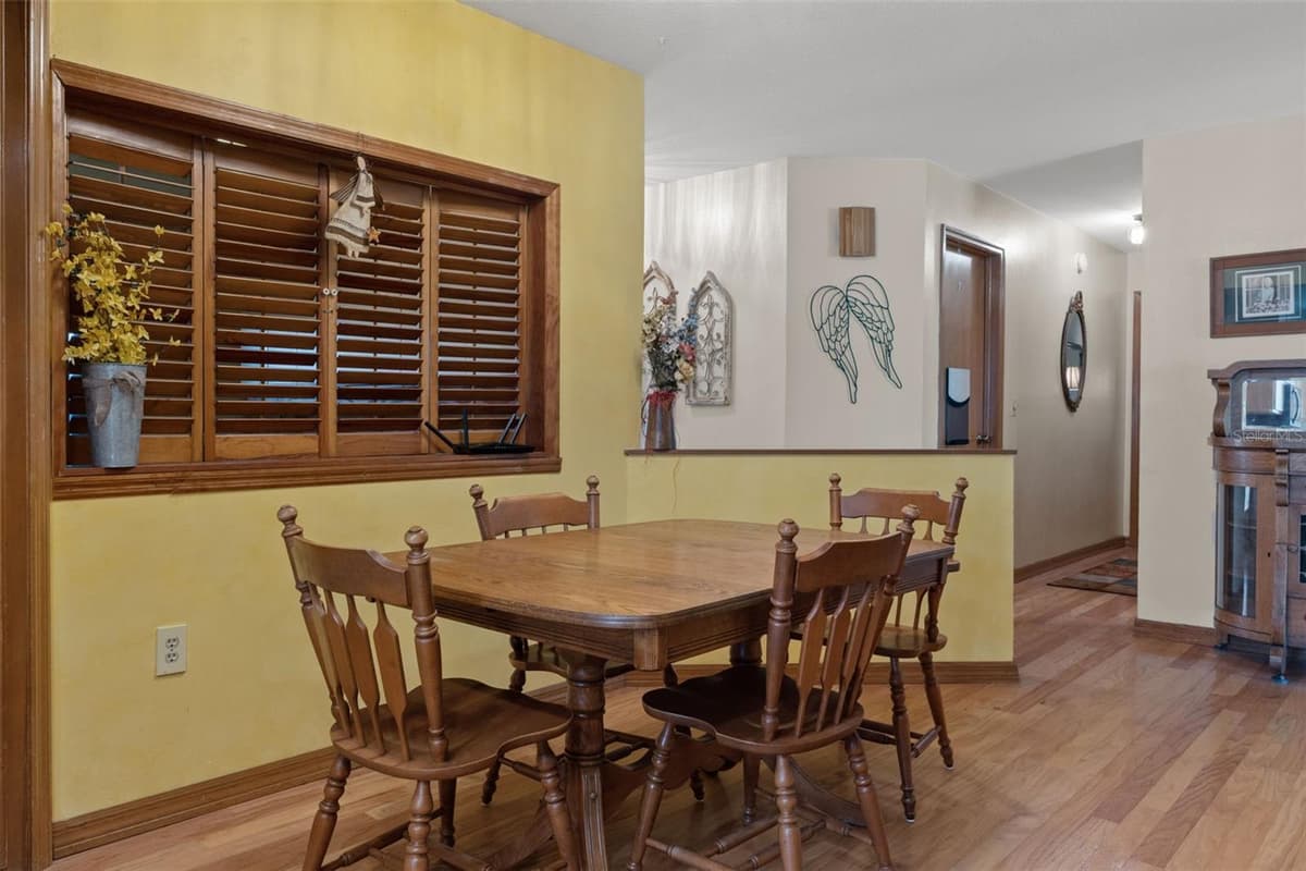 8417 YEARLING LANE — photo 7 of 41