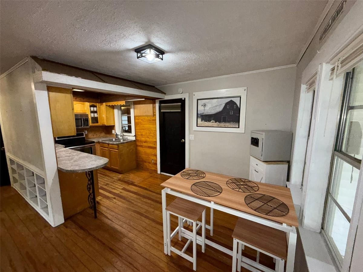 37318 CARTER AVENUE — photo 5 of 11