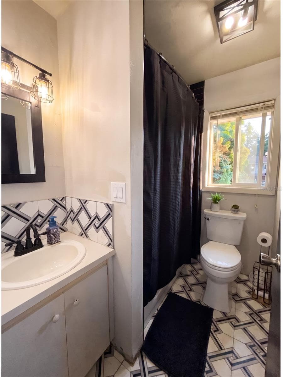 37318 CARTER AVENUE — photo 8 of 11
