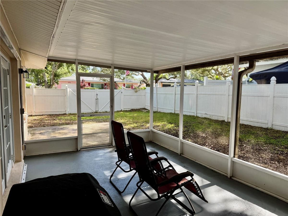 1709 EATON DRIVE — photo 15 of 25