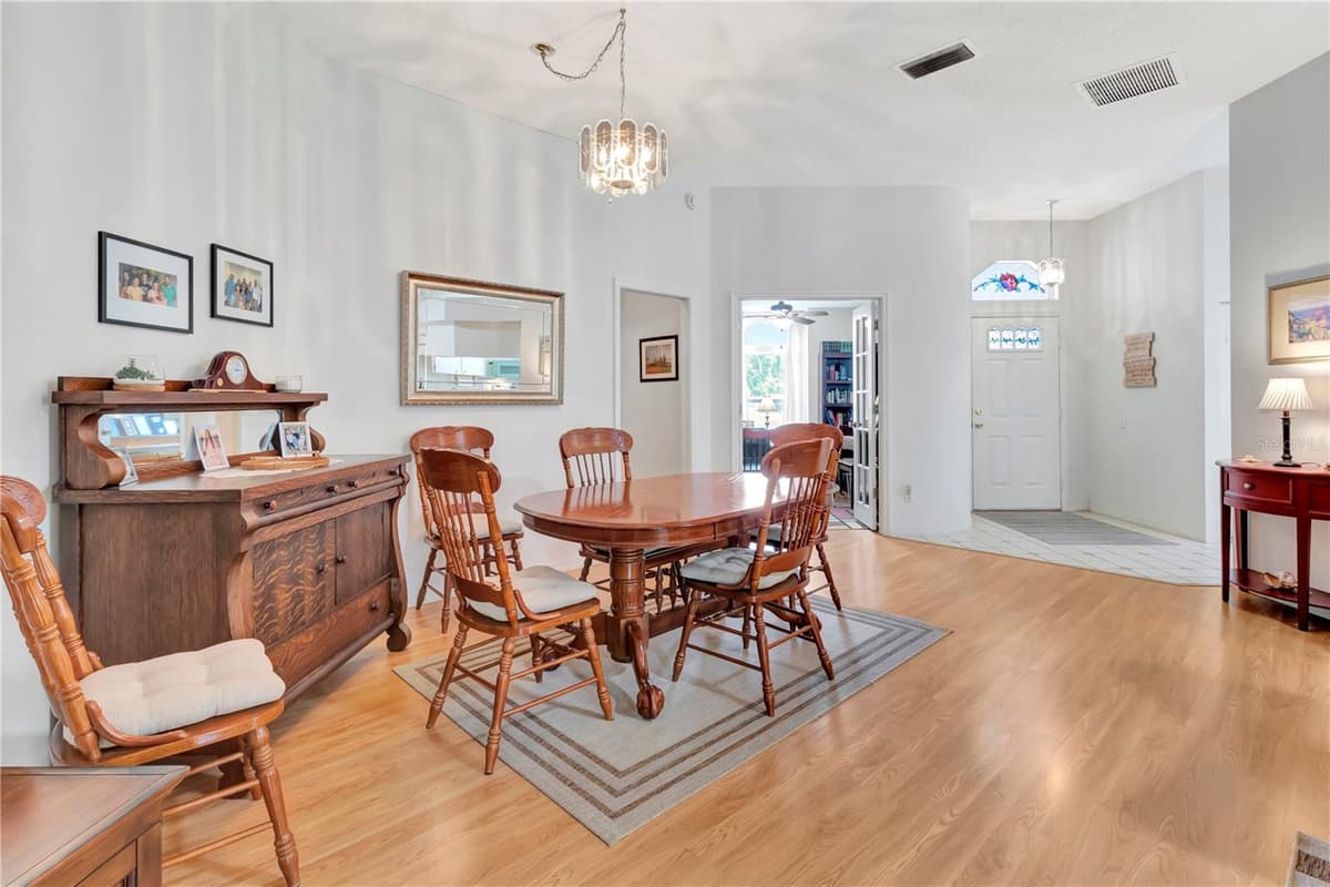 21707 QUEEN MARY COURT — photo 13 of 37