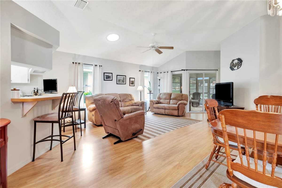 21707 QUEEN MARY COURT — photo 9 of 37