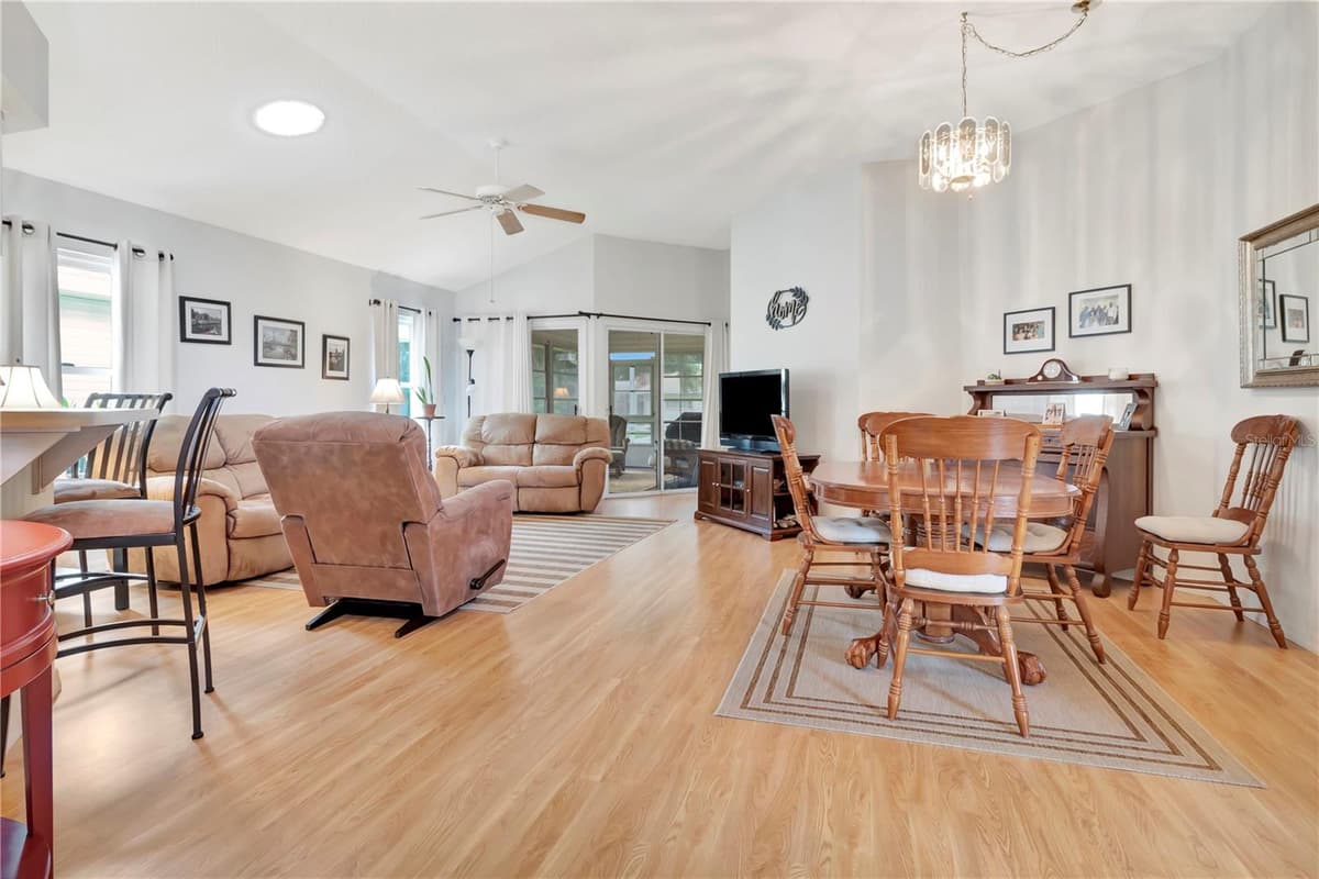 21707 QUEEN MARY COURT — photo 8 of 37